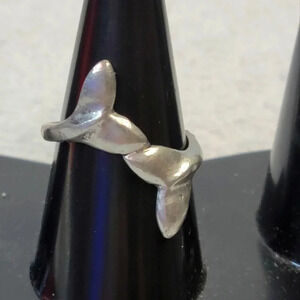 Whale Tail size  5.75
